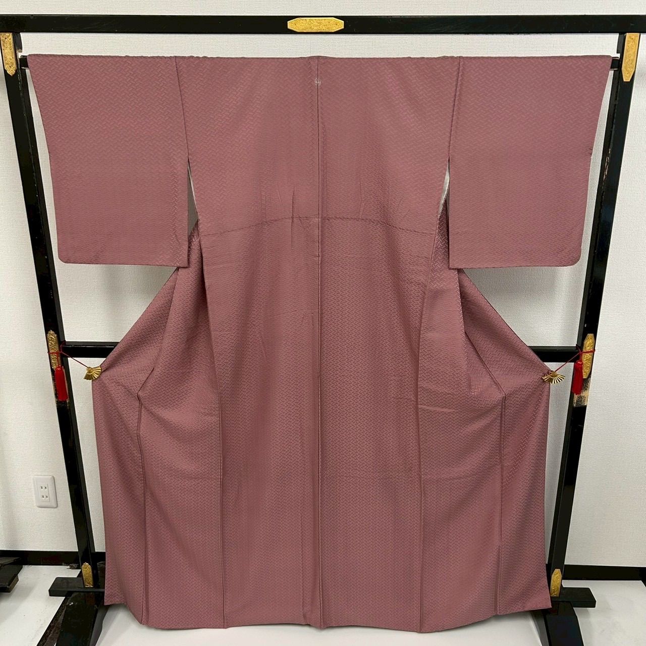 裄67.5 色無地 正絹 一つ紋 美しい地模様 袷 着物MK-854 - メルカリ