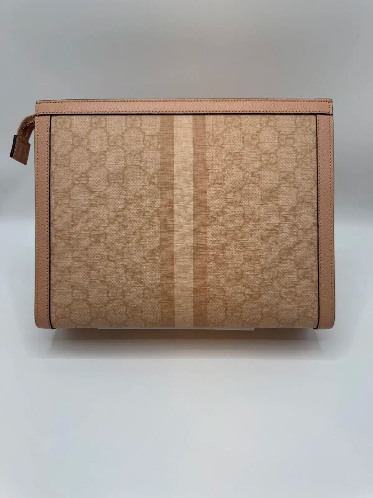 グッチ オフィディア ピンク クラッチバッグ