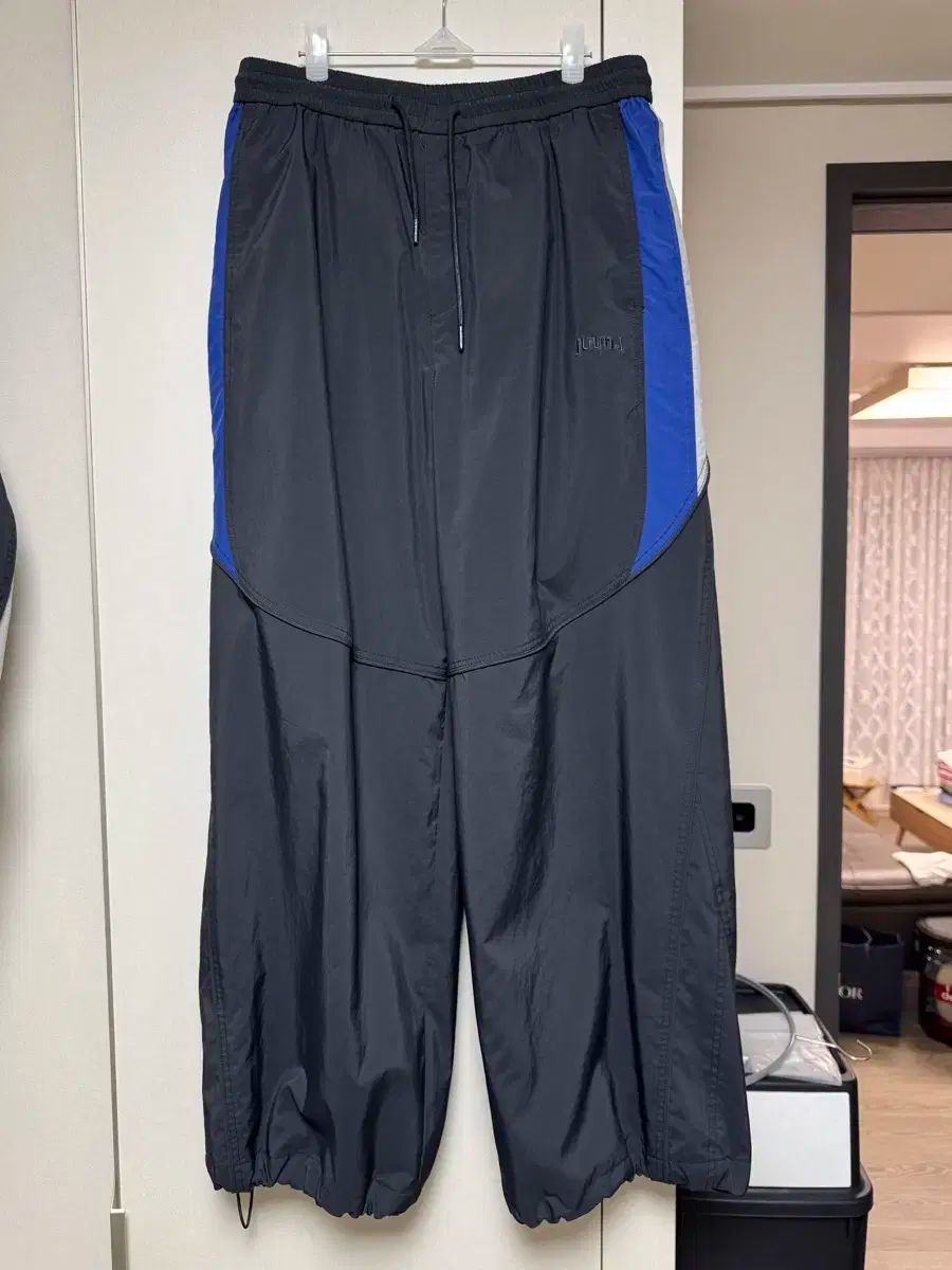 44 Juun.J ジュンジェイ 25ss COLOR ブロック スポーティー トラック パンツ - ブラック