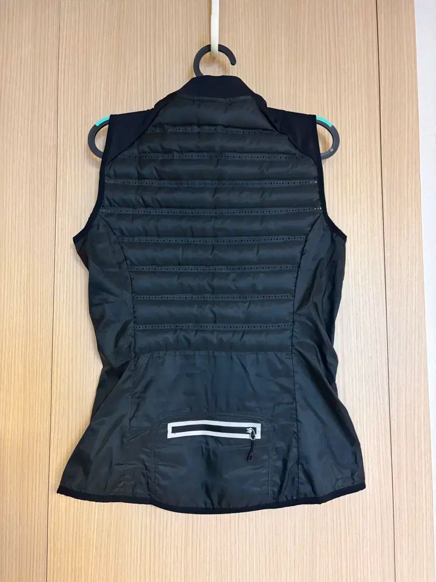 ナイキ ランニング レディース 軽量 ダウン ベスト M サイズ