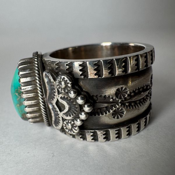 Navajo/ナバホ族 IH/Ivan Howard/アイバンハワード 作 ターコイズ