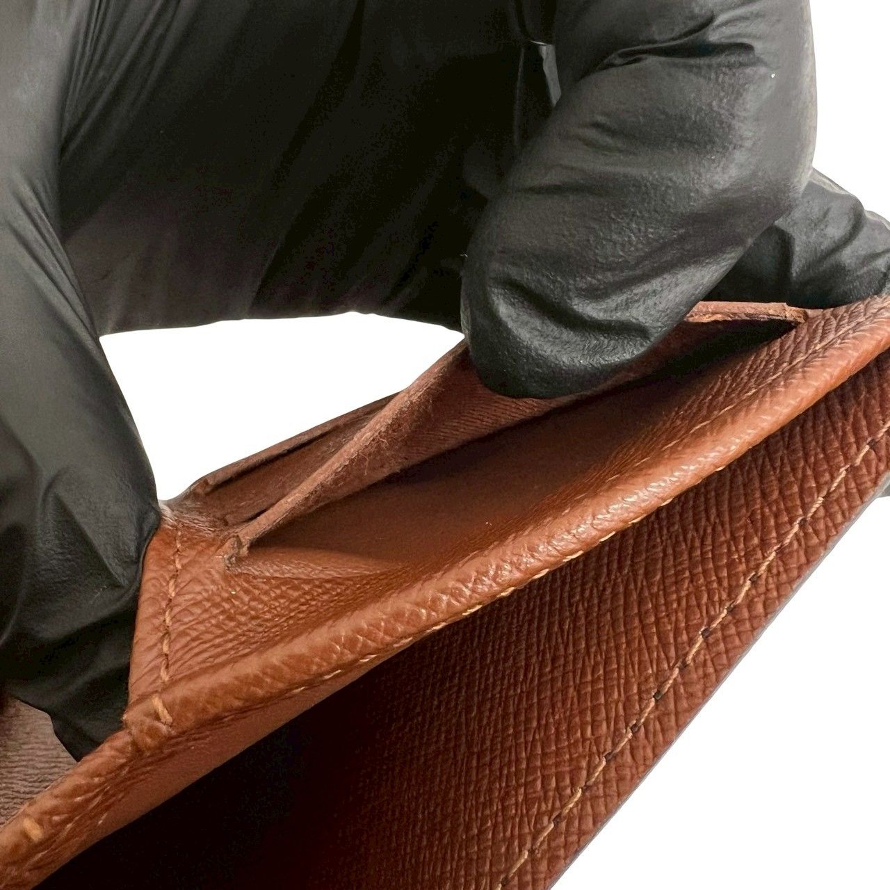 モノグラム レザー