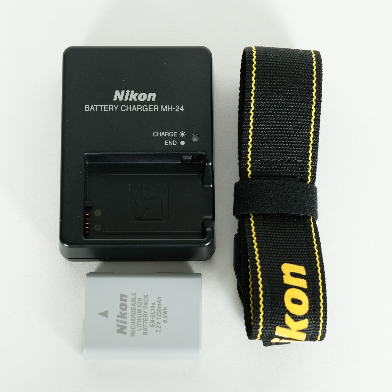 匿名配送‼ シャッター数2 322回 Nikon D3400 Nikon Fマウント 海外通販！