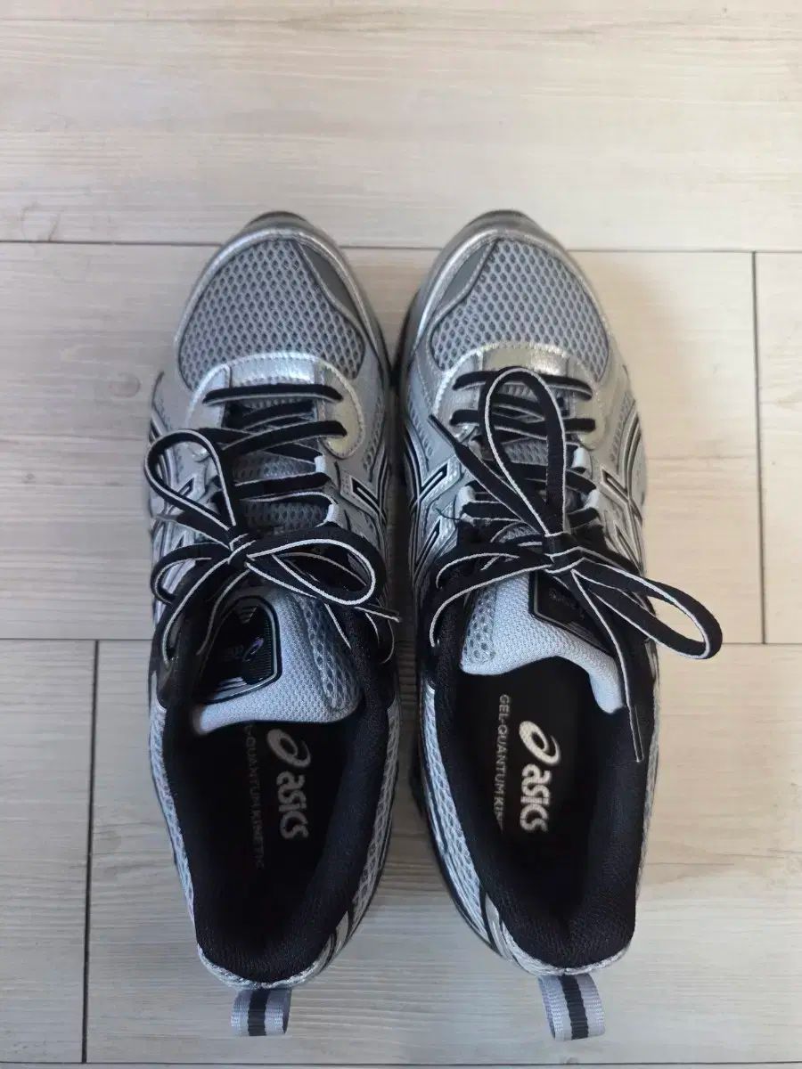 265 アシックス ゲルクォンタム キネティック ミッドグレー ピュアシルバー