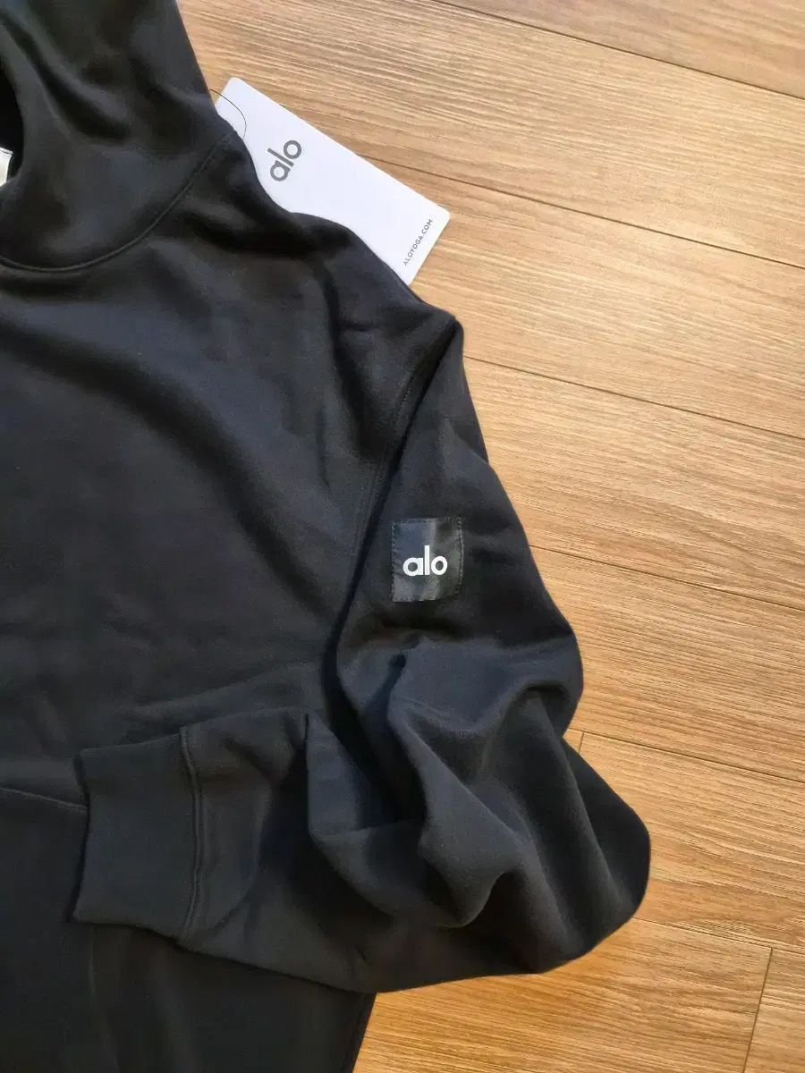 ブラック フードジップアップ