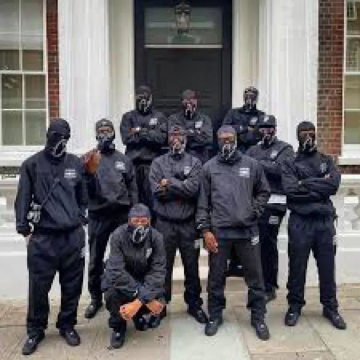 コルテイズ shukushuku ジョガー パンツ ブラック