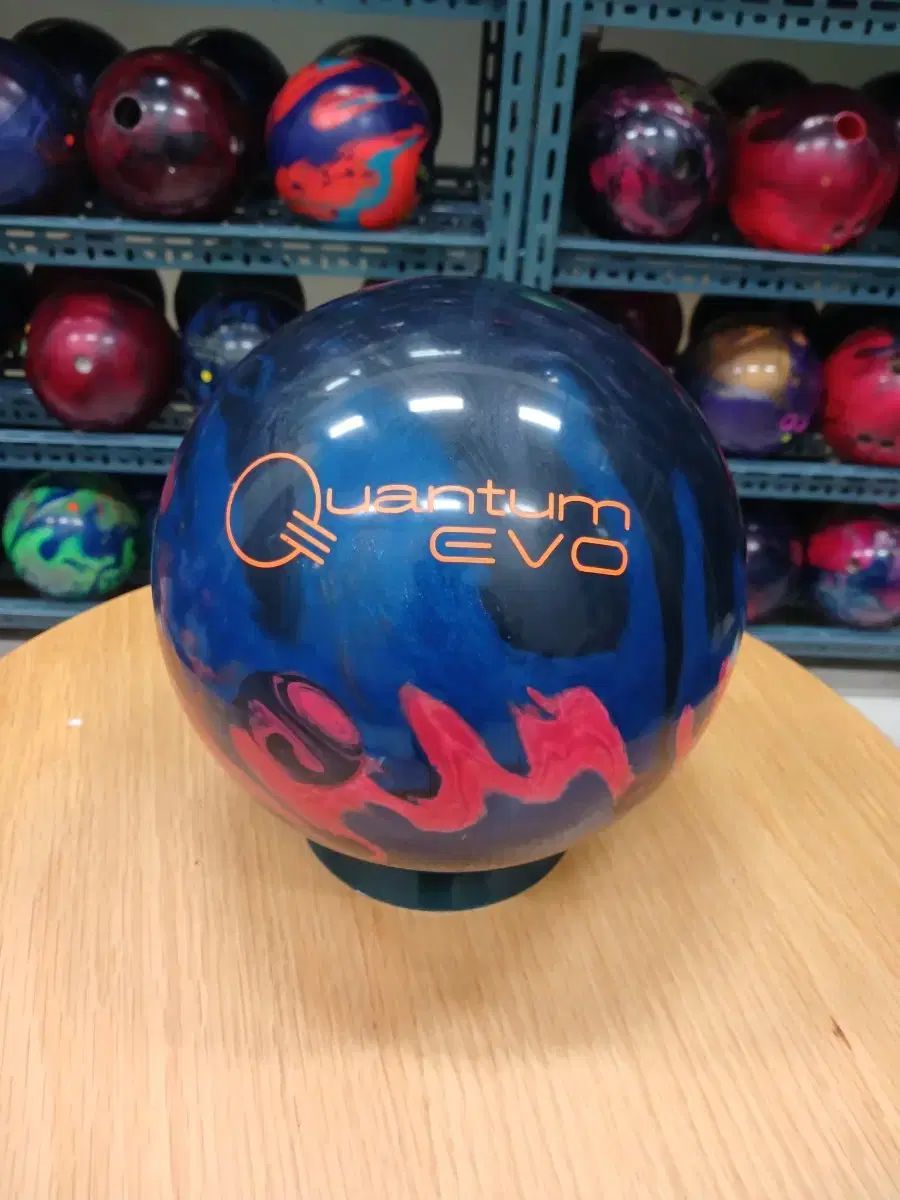 ボーリングボール 完 ONE 14p クォンタム エボ