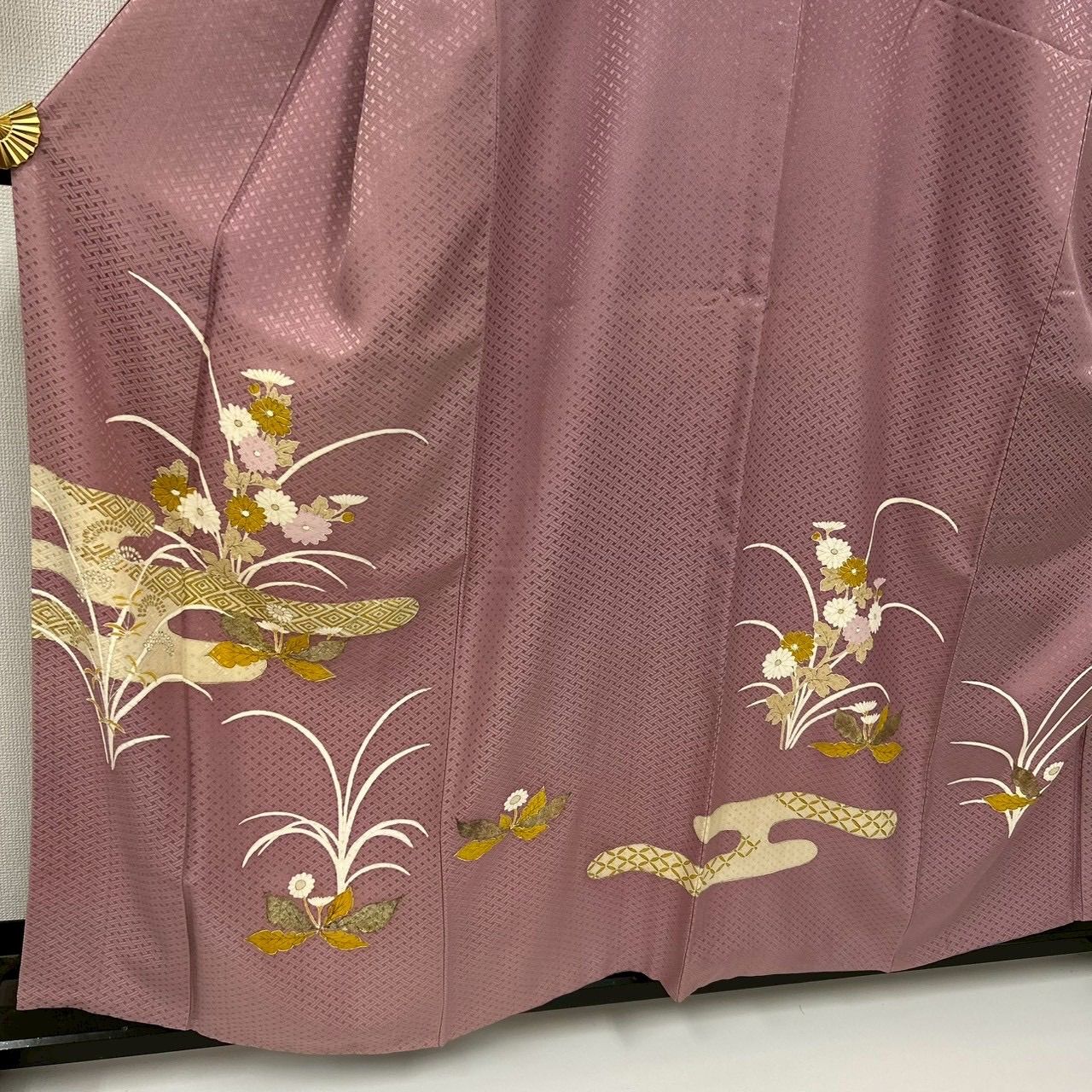 裄66.5 付け下げ 正絹 紋なし 大胆な染めの花 袷 着物 MK-1482