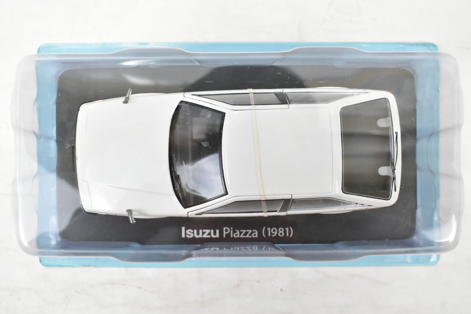 未開封 アシェット 国産名車コレクション1/24 いすゞ ピアッツァ (1981