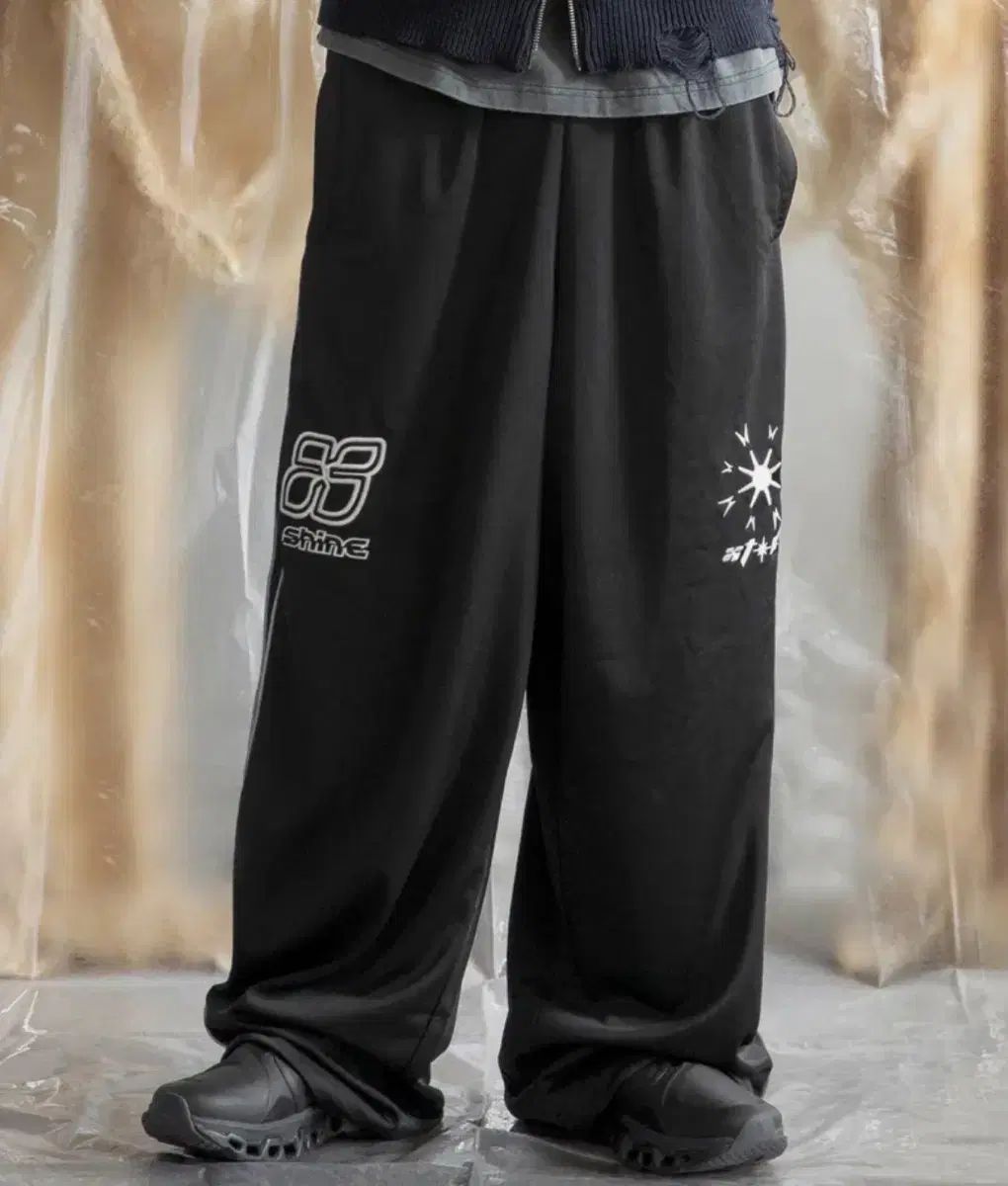 エクスストーンズ ブラックパンツ