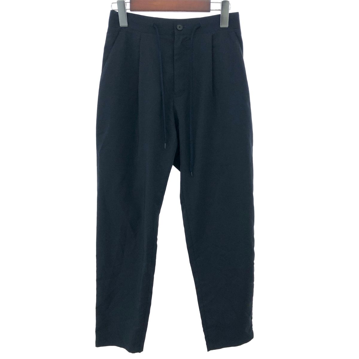 ランバンオンブルー LANVIN en Bleu スラックスパンツ サイズ52 LANVIN en Bleu（ランバンオンブルー）の「ウールライク ワンタック