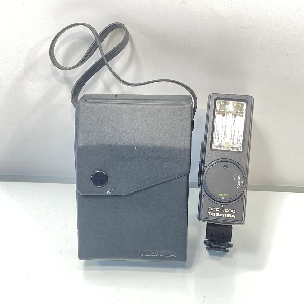TOSHIBA 東芝 QCC-2000 ストロボ ジャンク品 [管理No.：S10842_C3_60