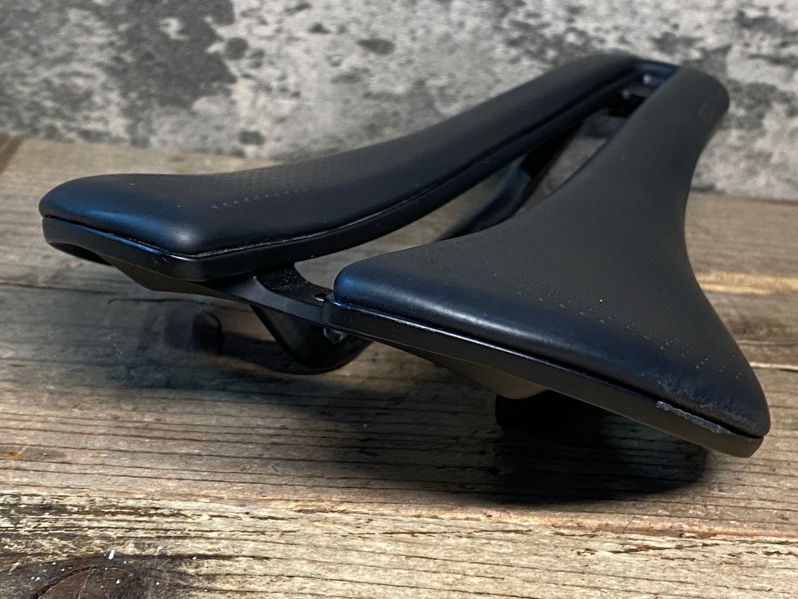 JM875 ボントレガー BONTRAGER AEOLUS PRO サドル 黒 145mm カーボン