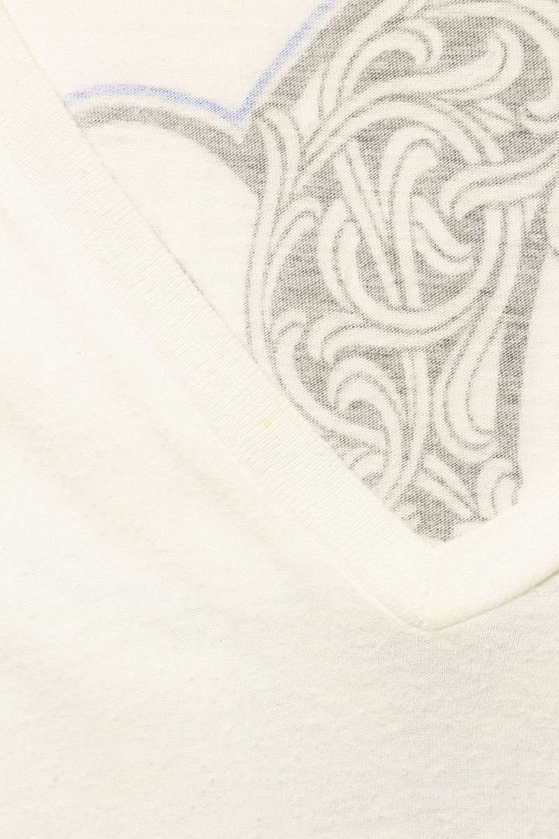 バックCHプラスプリントVネックTシャツ