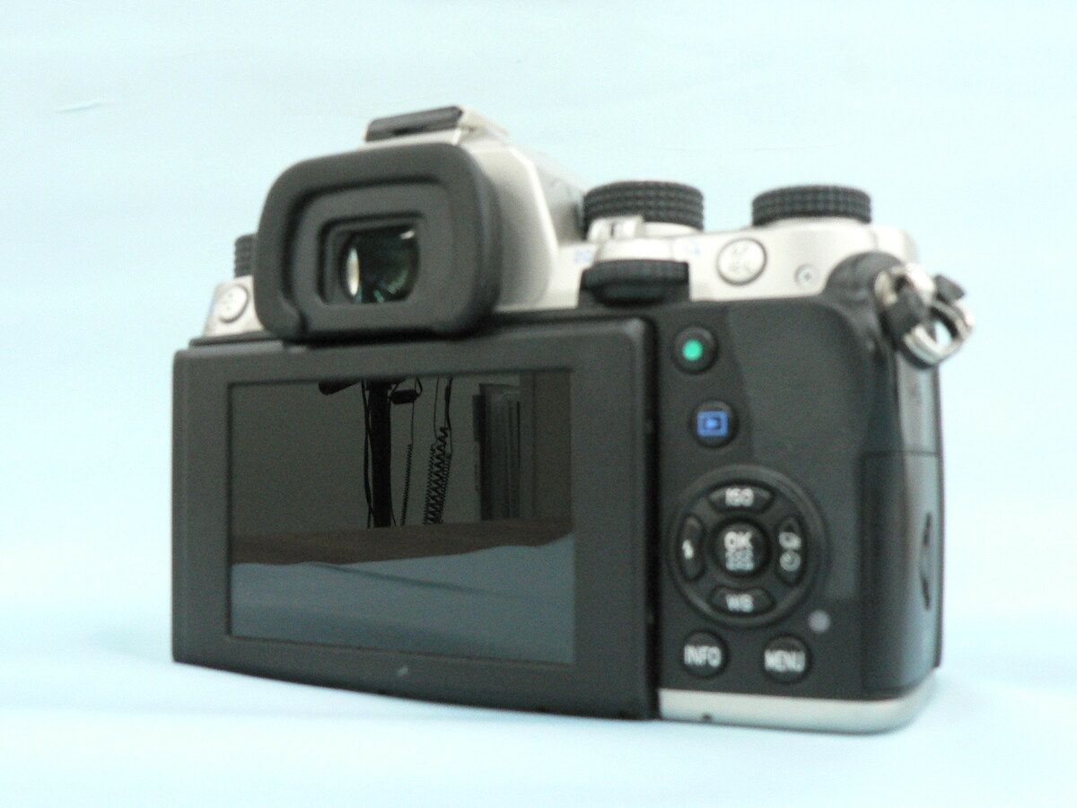 並品 ペンタックス KP ボディ シルバー