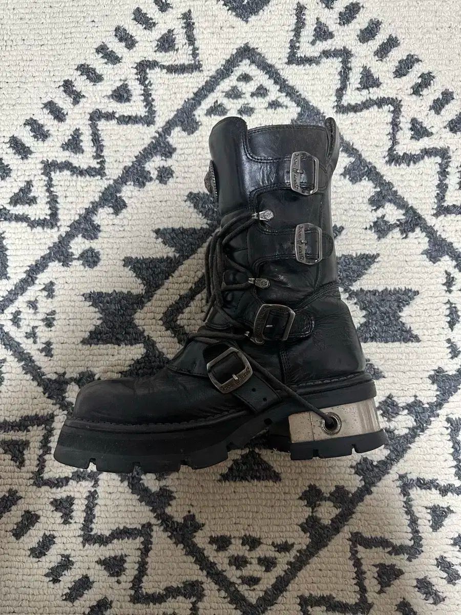 Rock メタリックブーツ