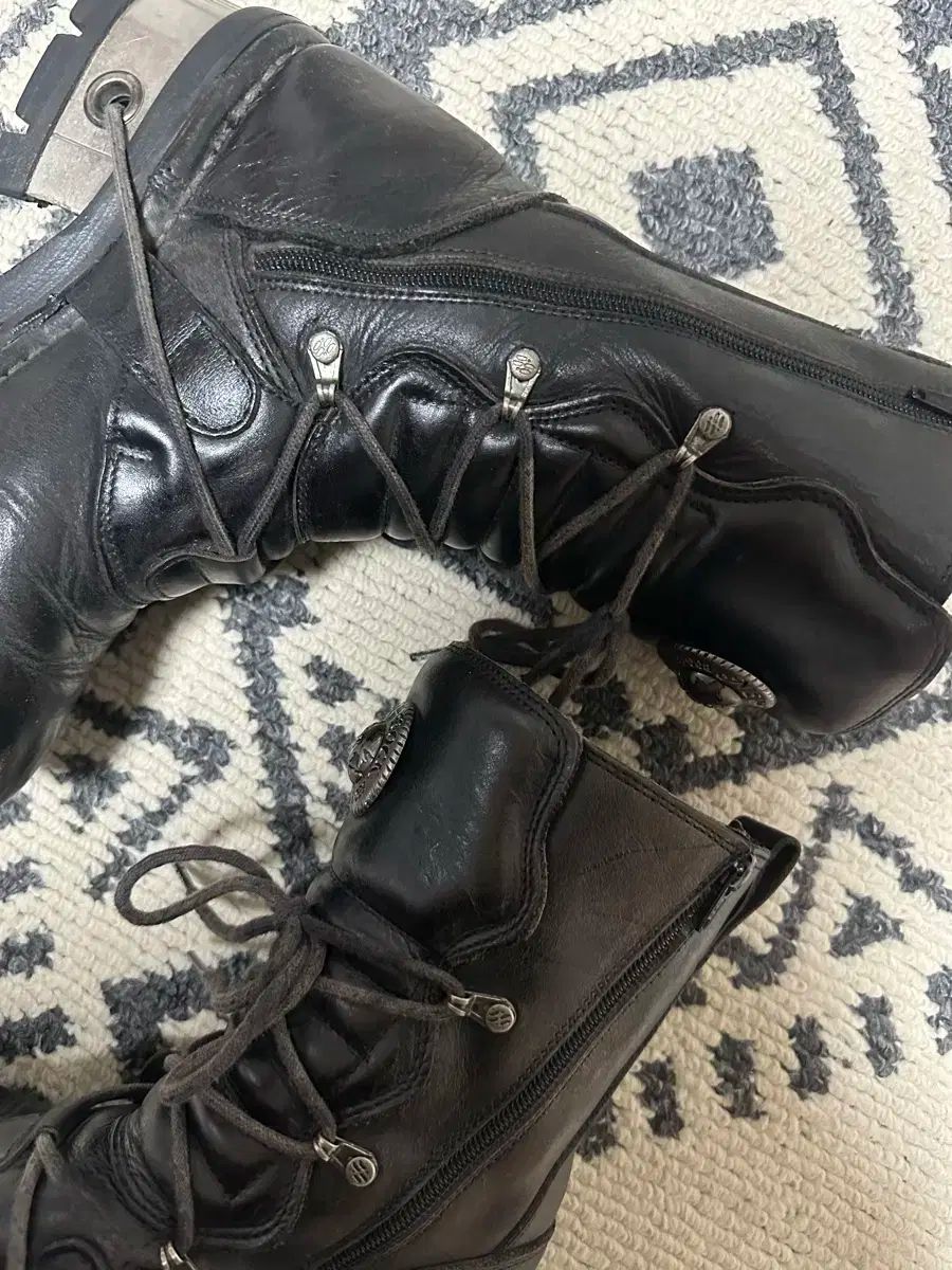 Rock メタリックブーツ