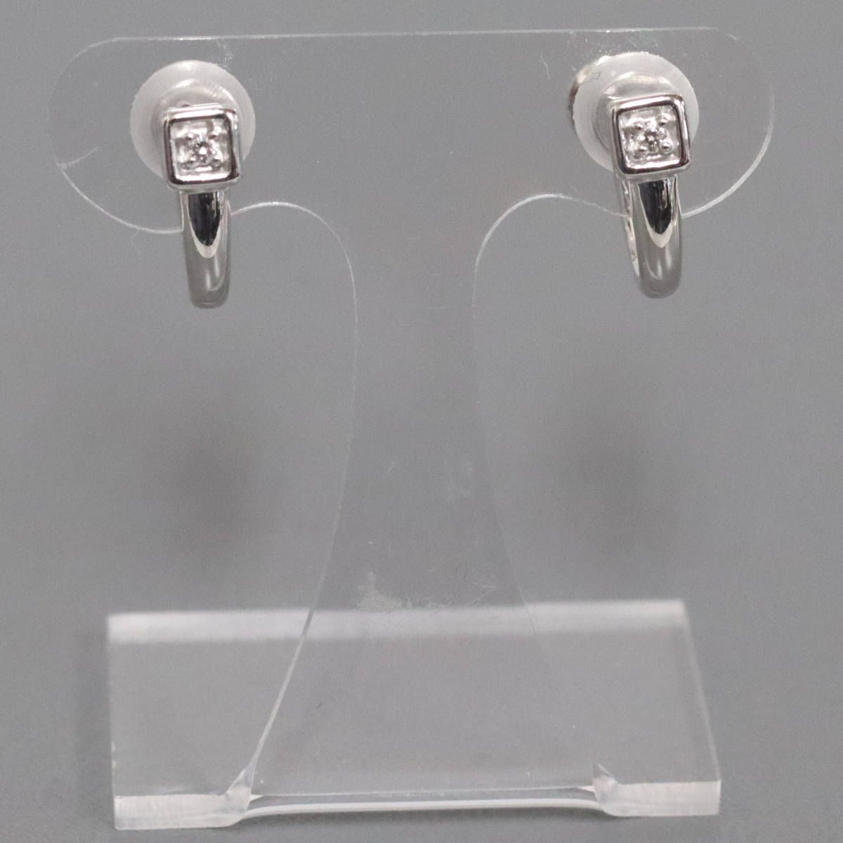 タサキ K 18 WGダイヤモンドイヤリング D 0. 3.0 g