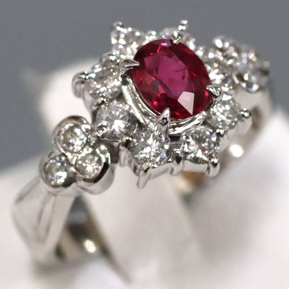 Pt 900ダイヤモンドルビーリング D 0.70 R 0.59 6.3 g 10.5 ソーティング