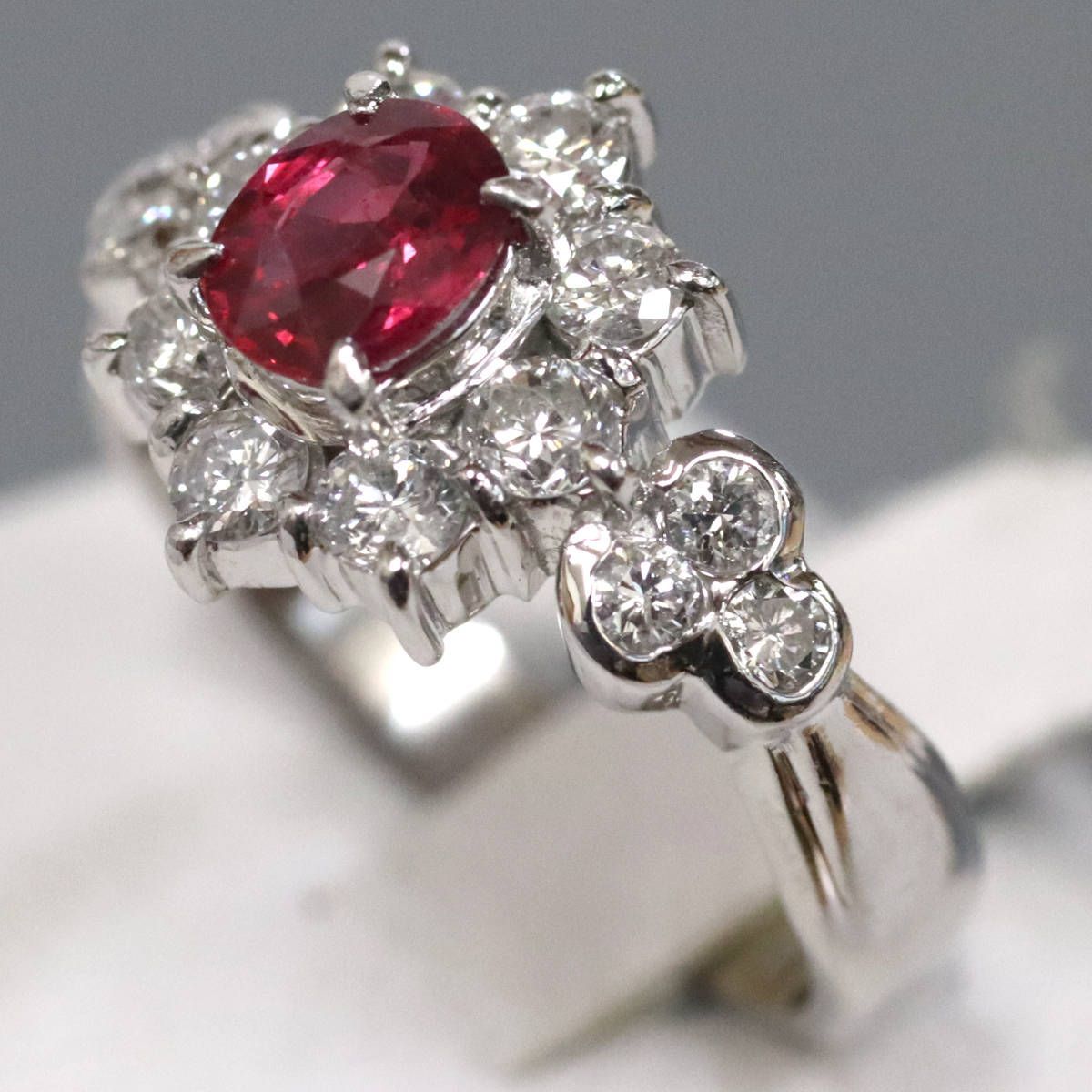 Pt 900ダイヤモンドルビーリング D 0.70 R 0.59 6.3 g 10.5 ソーティング