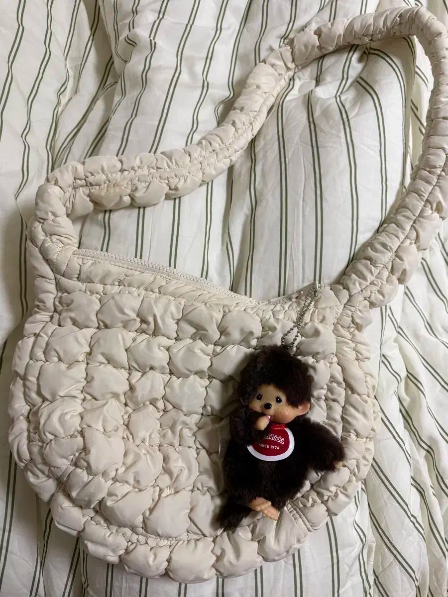 COS コス キルト メッセンジャーバッグ