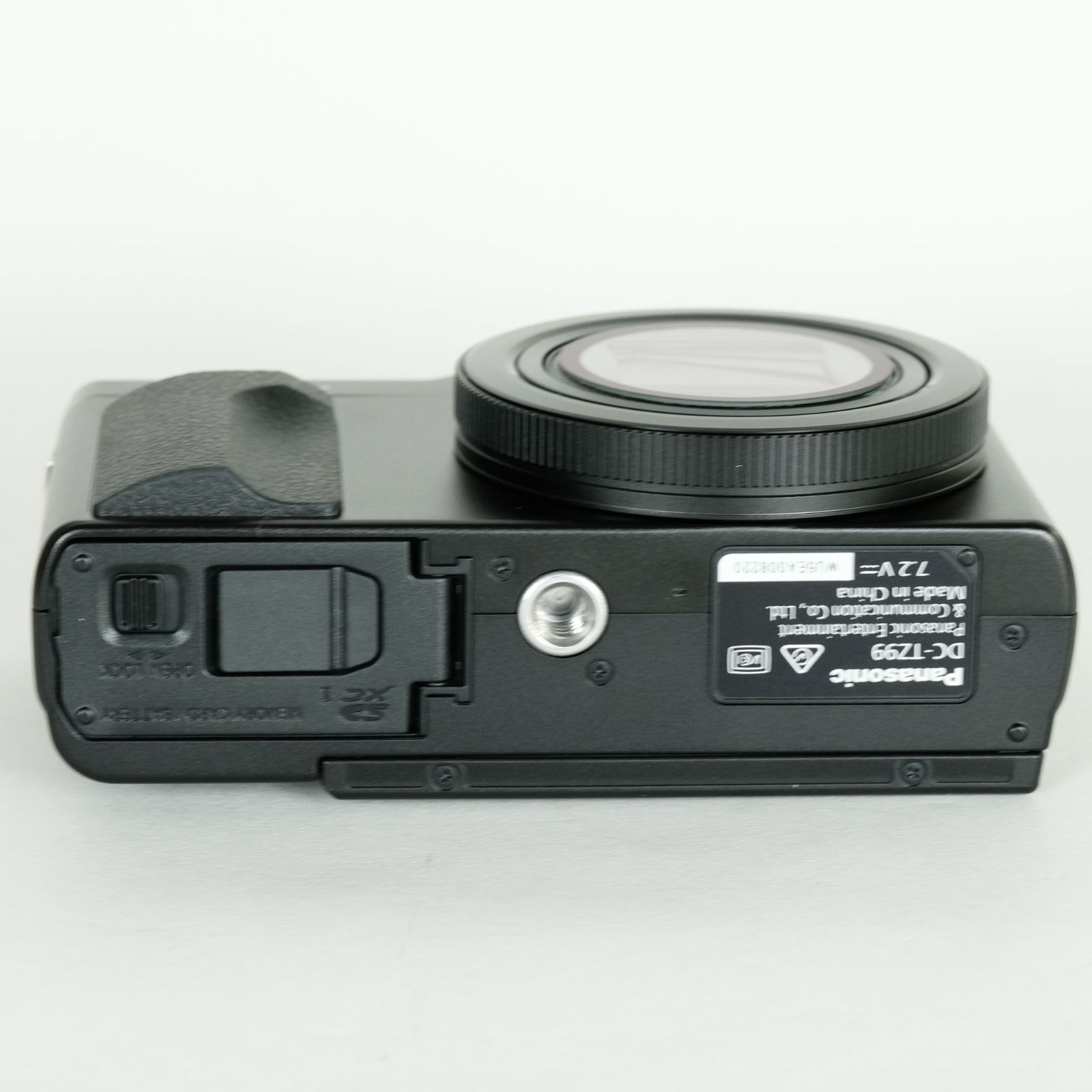 コンパクトデジタルカメラ