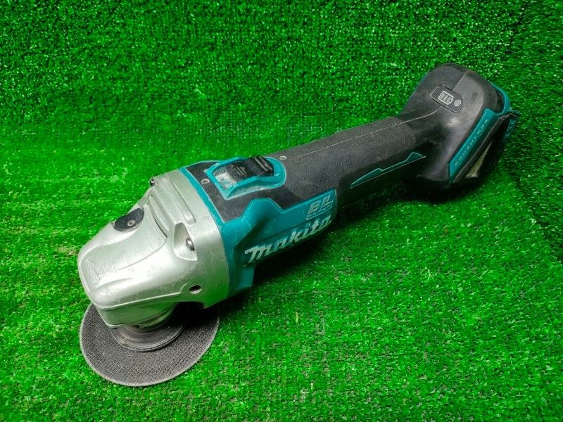 マキタ 100ミリ充電式ディスクグラインダ スライドスイッチタイプ 本体のみ GA 404 D モータ異音無し