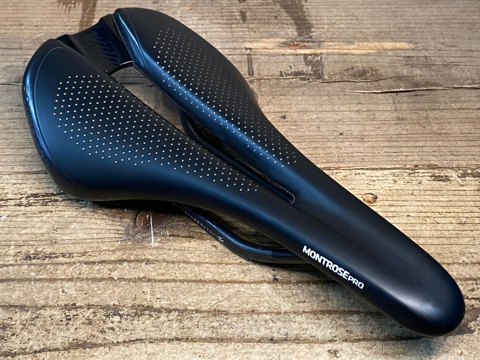 JM 874 ボントレガー PRO サドル 黒 138 mm カーボンレール