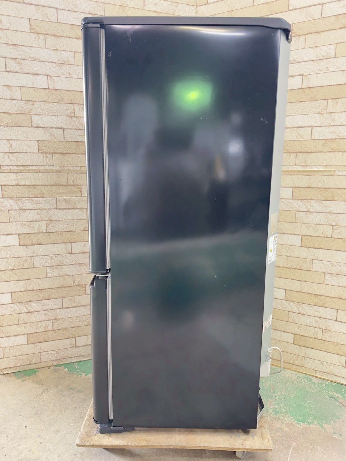 大阪送料無料★3か月保障付き★2022年★MR-P15EG-B1★IR-839 大阪送料無料☆3か月保障付き☆冷蔵庫☆三菱☆2ドア