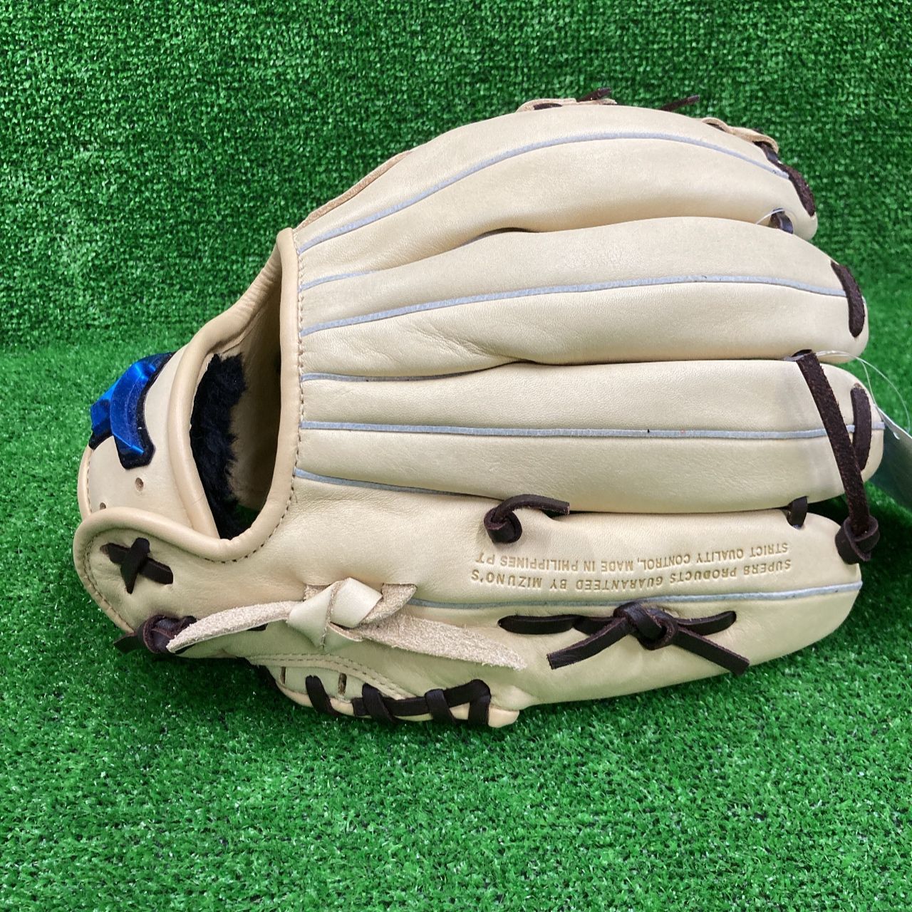 NIKE 岩村明憲モデル 限定クロコダイル柄レザー ナイキ 内野用 軟式グローブ NIKE 岩村モデル 限定版 クロコダイル柄レザー 美品 内野用 軟式