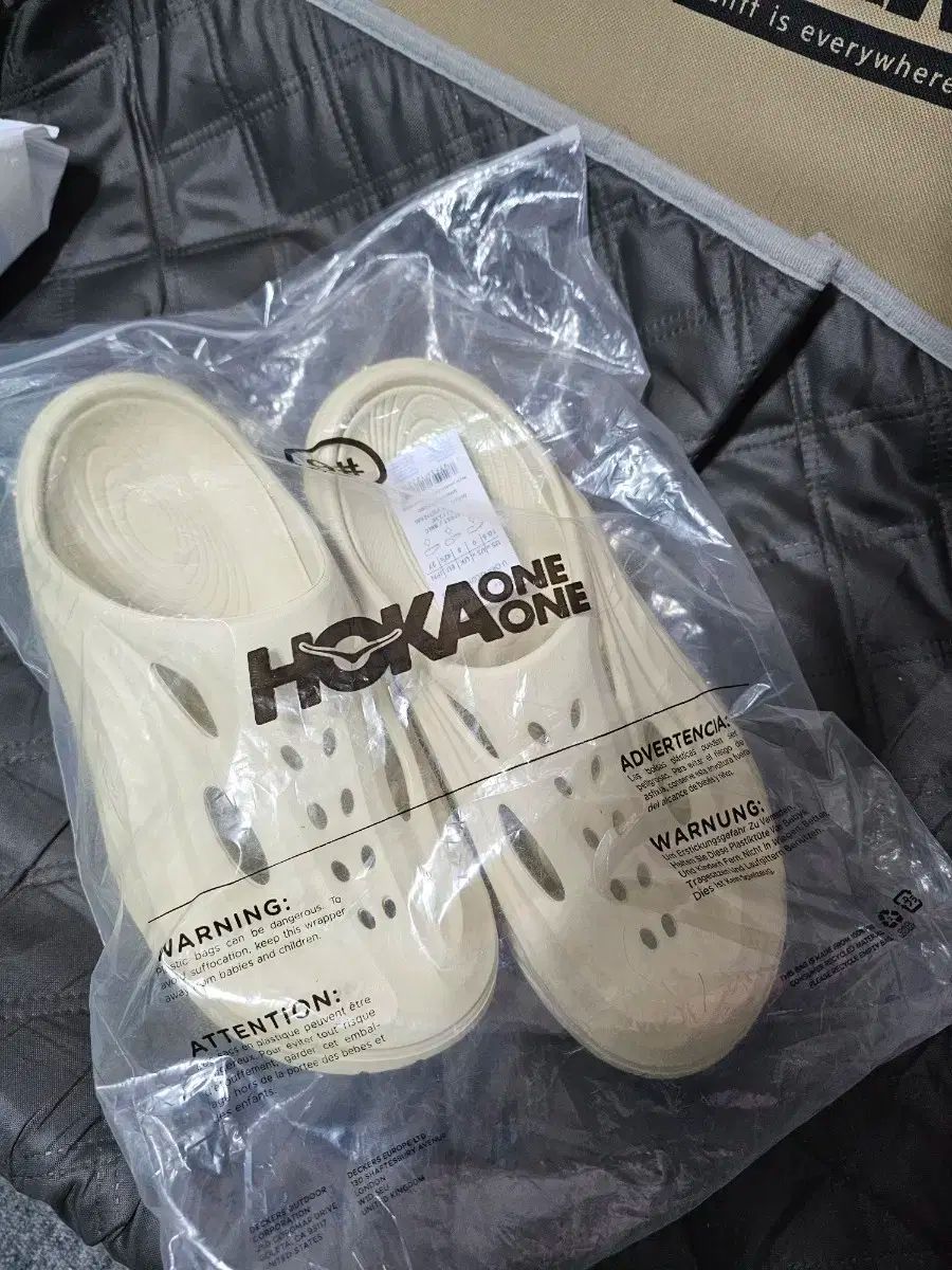 モトローラ Moto E5 状態：美品・良好