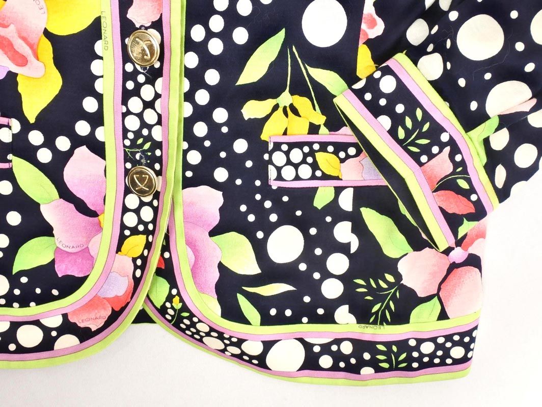 こ**LEONARD レオナール☆ノーカラージャケット 花柄 ロゴボタン