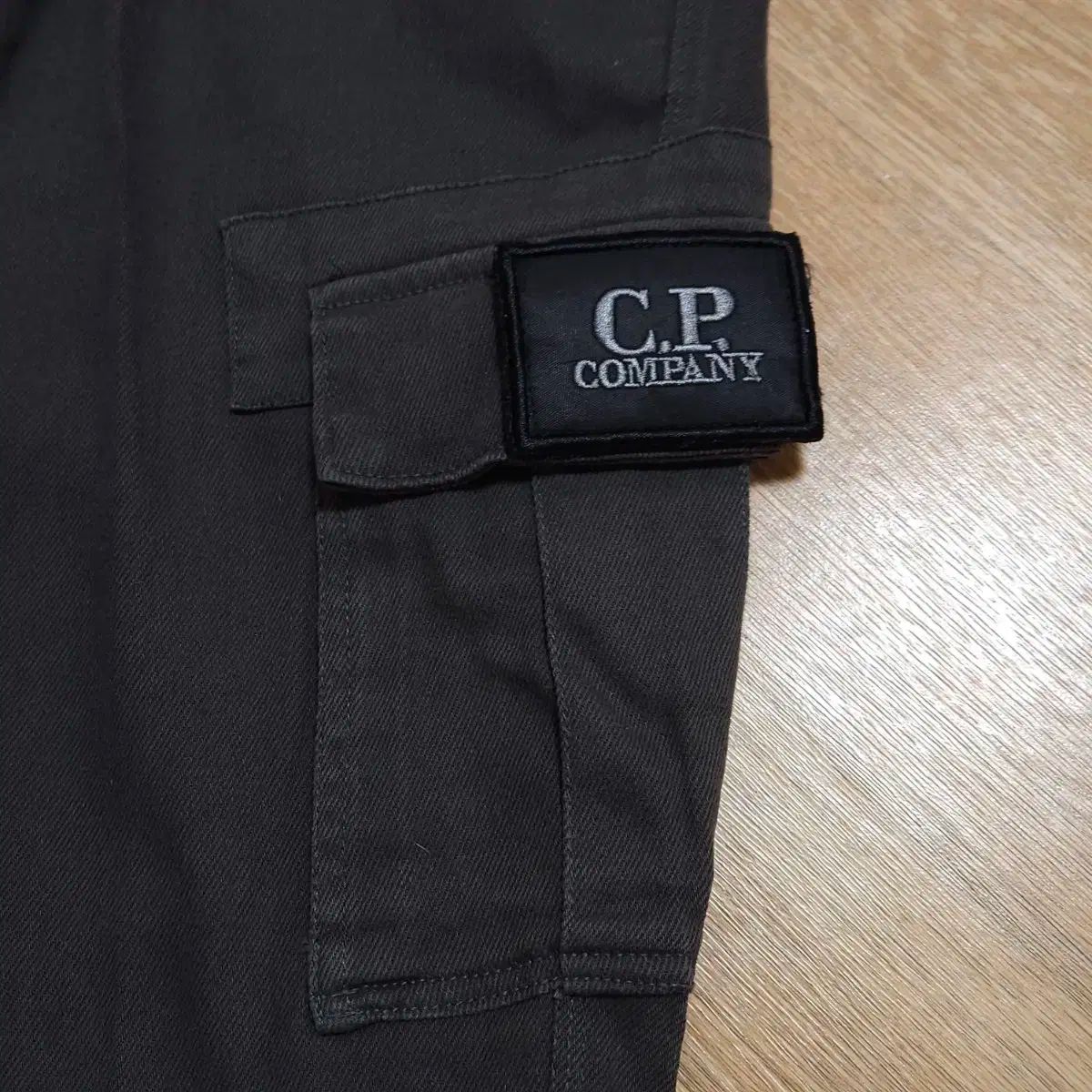 C P カンパニー カーゴ ズボン チャコール
