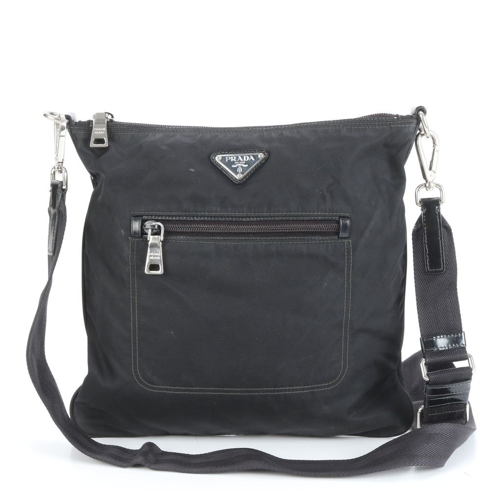 【極美品】PRADA テスートナイロン　トライアングルロゴ　ポーチ　黒 極美品】PRADA テスートナイロン ポーチ トライアングルロゴ 黒