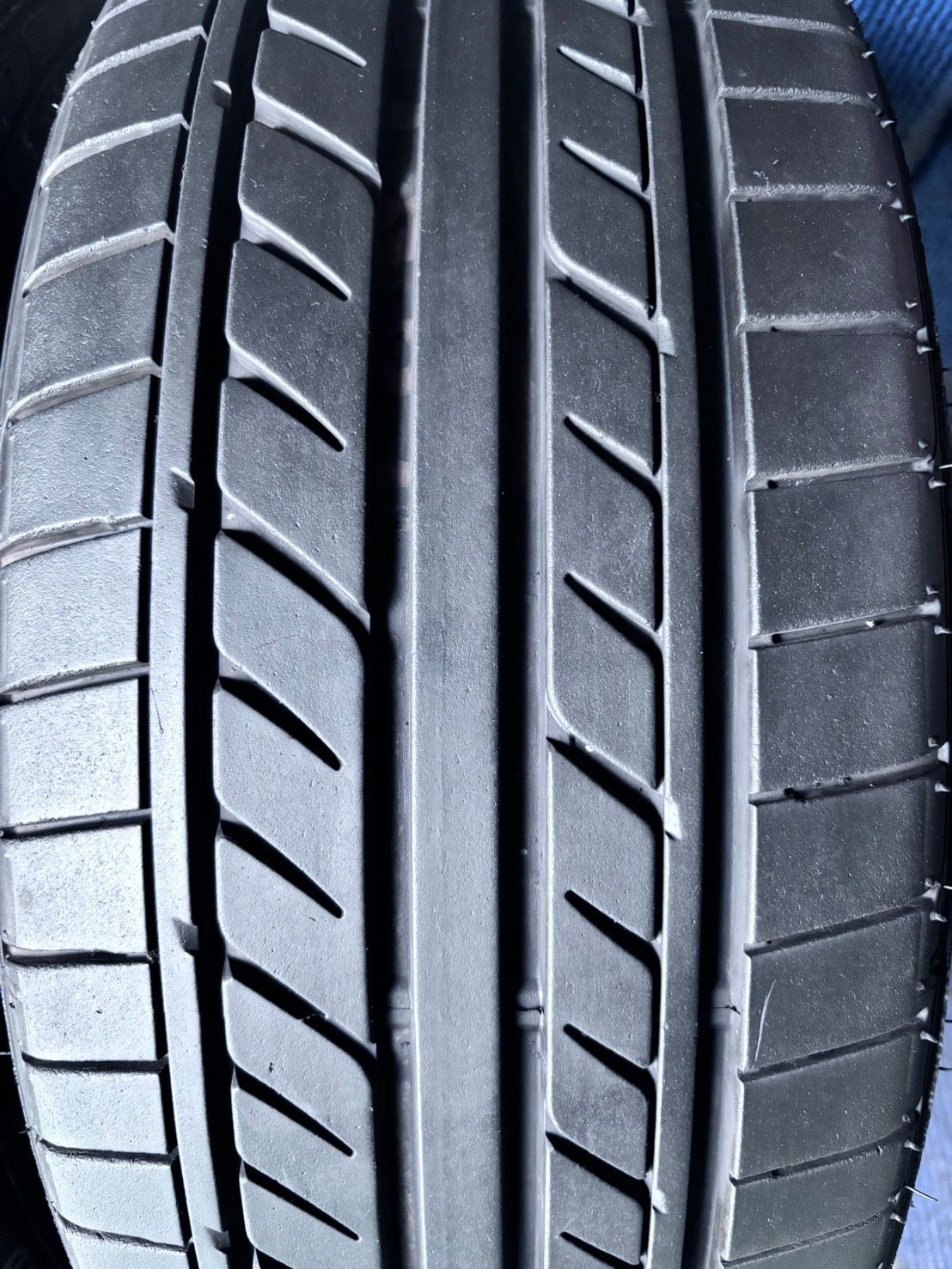 製造 溝8分山 EAGLE LS EXE 2本 215 40 R 18 ASP 3334