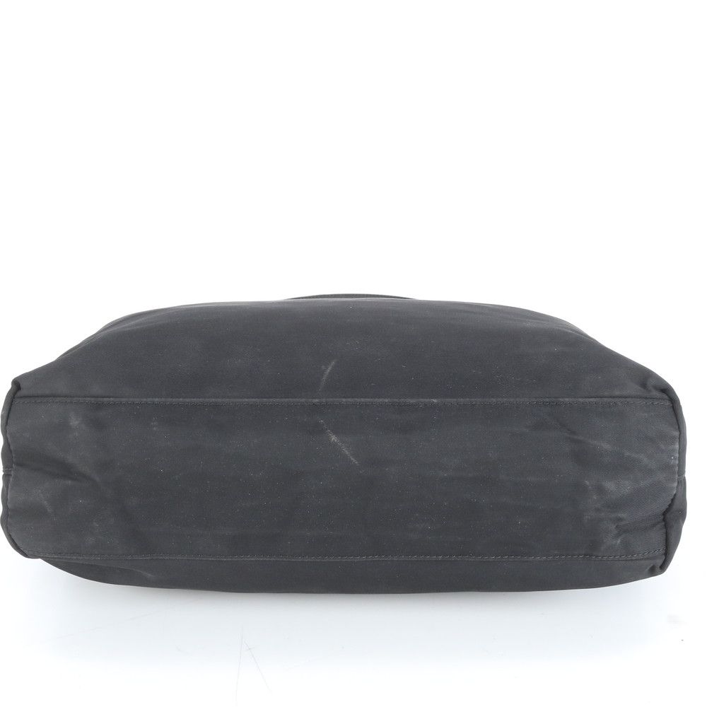 ナイロン 三角ロゴ