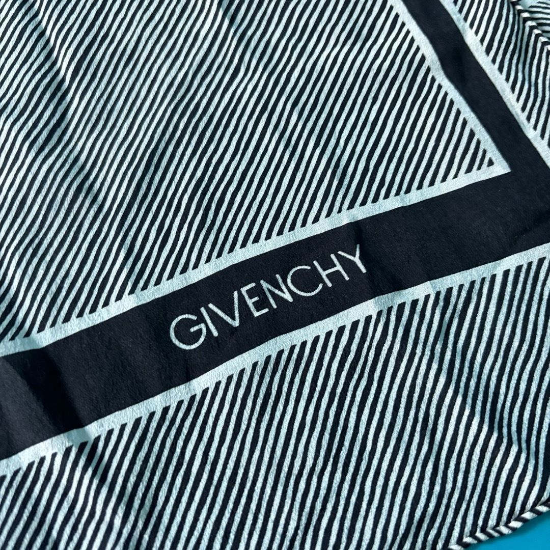 GIVENCHYジバンシー ナロースカーフ ストライプ 絹100% モノトーン