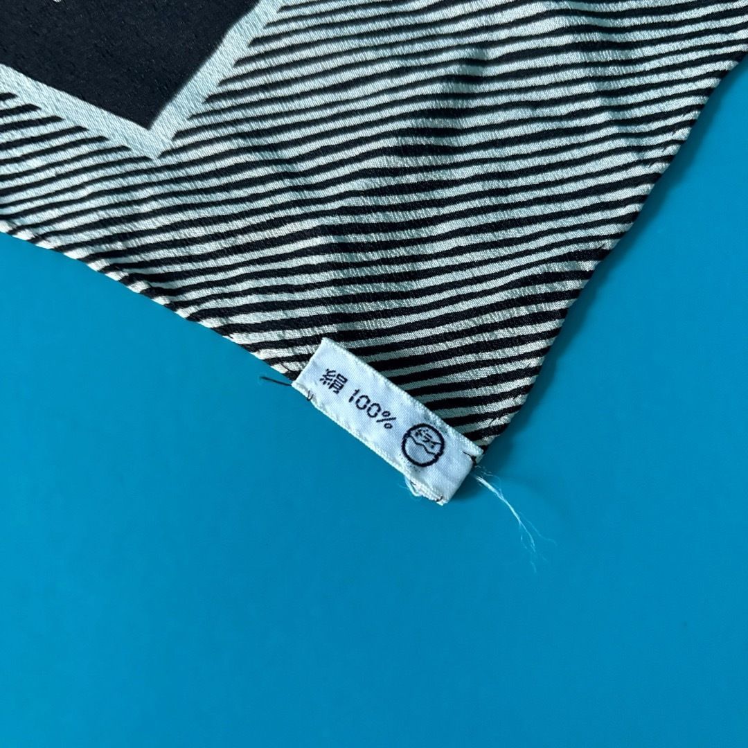 GIVENCHYジバンシー ナロースカーフ ストライプ 絹100% モノトーン