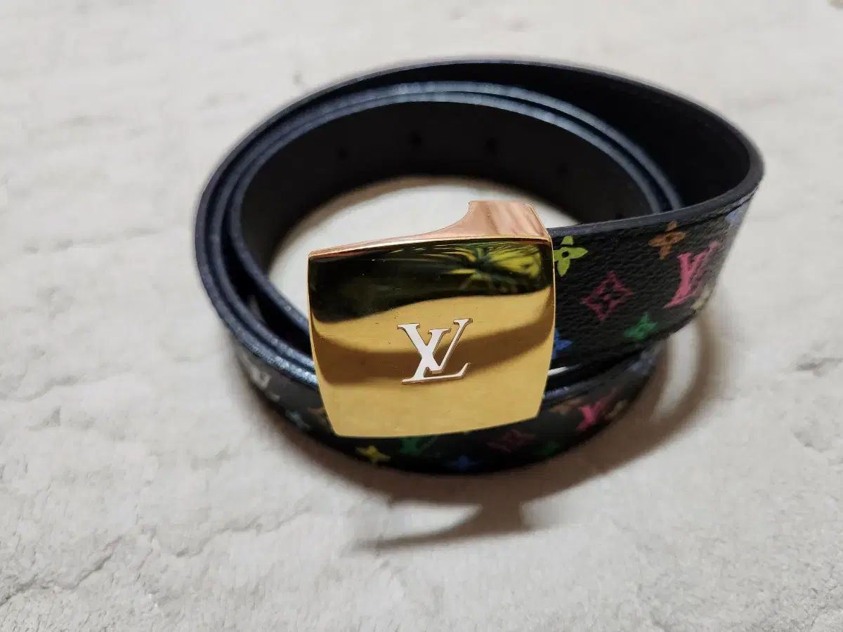 Louis Vuitton ルイヴィトン マルチ モノグラム ベルト