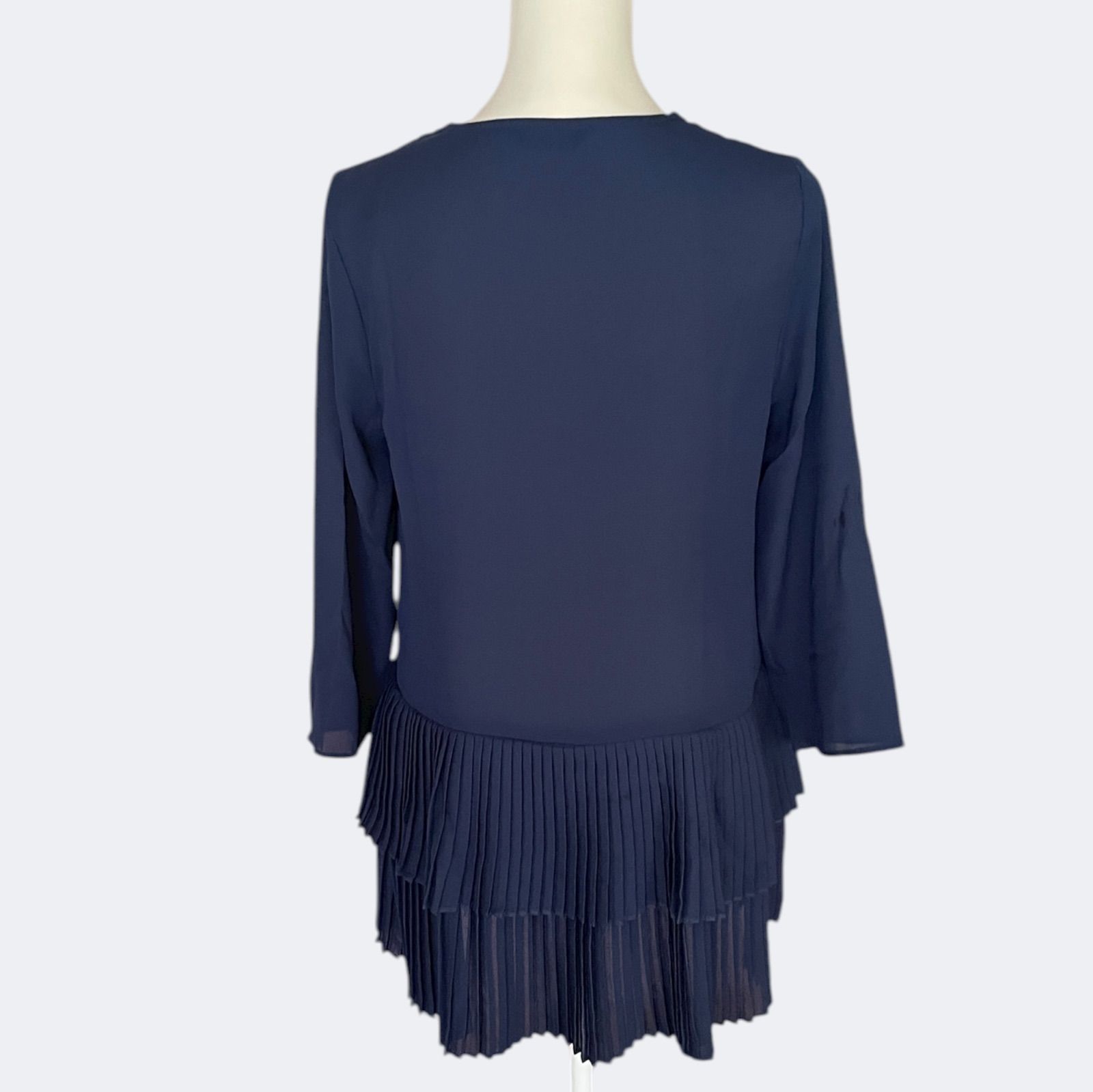 ネイビーVネックボタンお洒落なプリーツフ