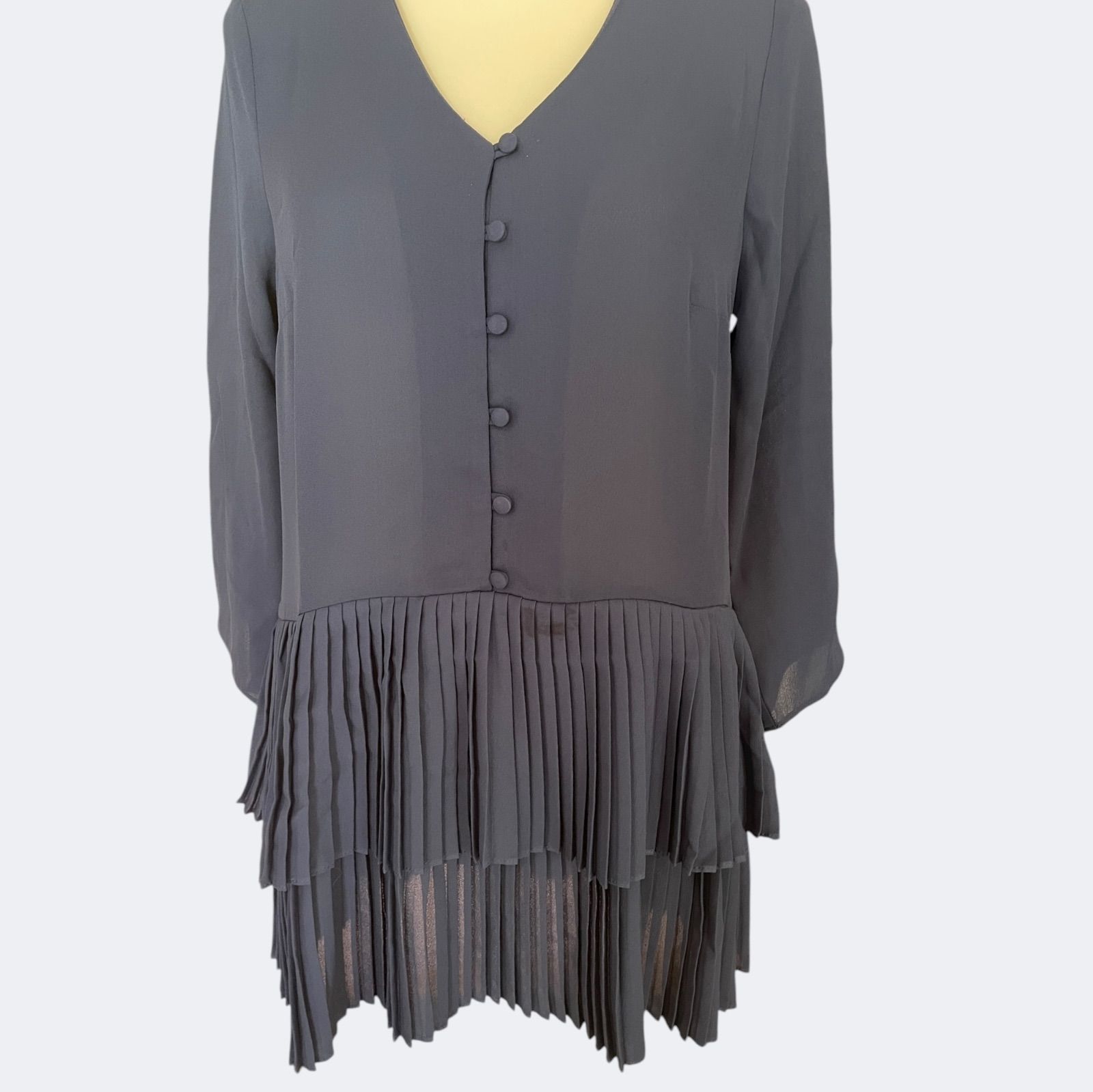 ROMANローマン ネイビーVネックボタンお洒落なプリーツフ