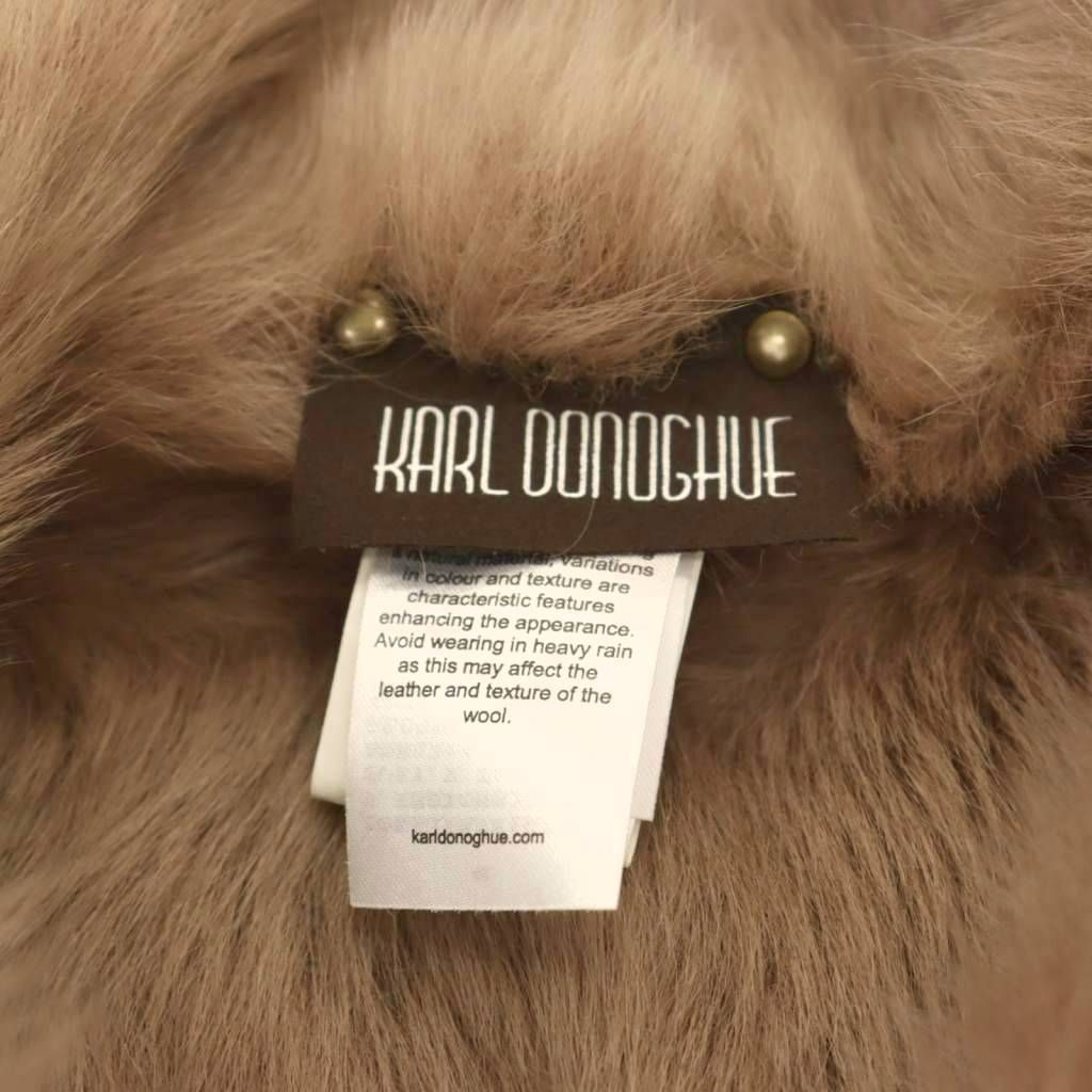 カールドノヒュー KARL DONOGHUE ムートン ケープ 羊革 ベージュ /HK