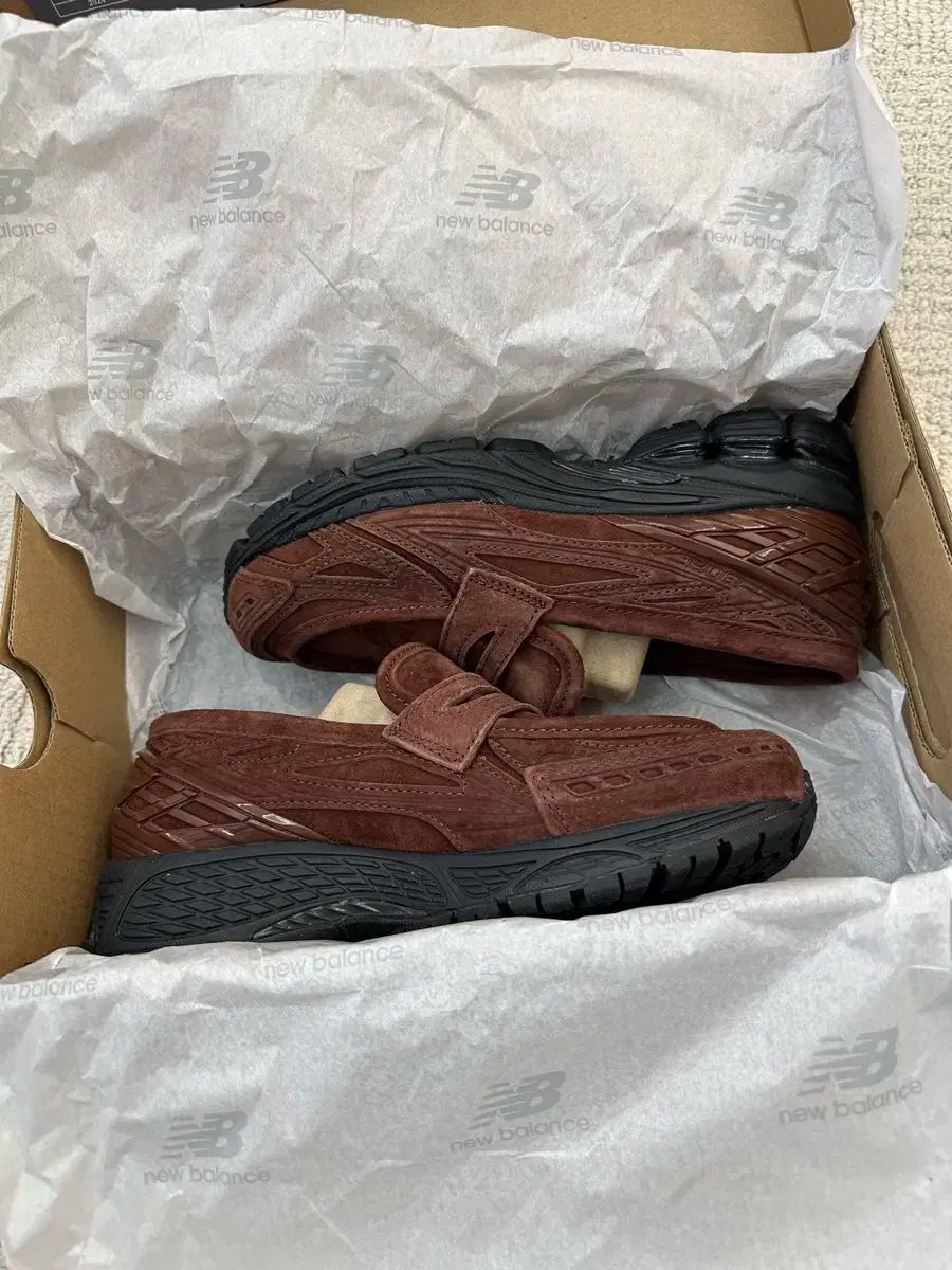 ニュー ンス U 1906 ローファー リッチ オーク 235