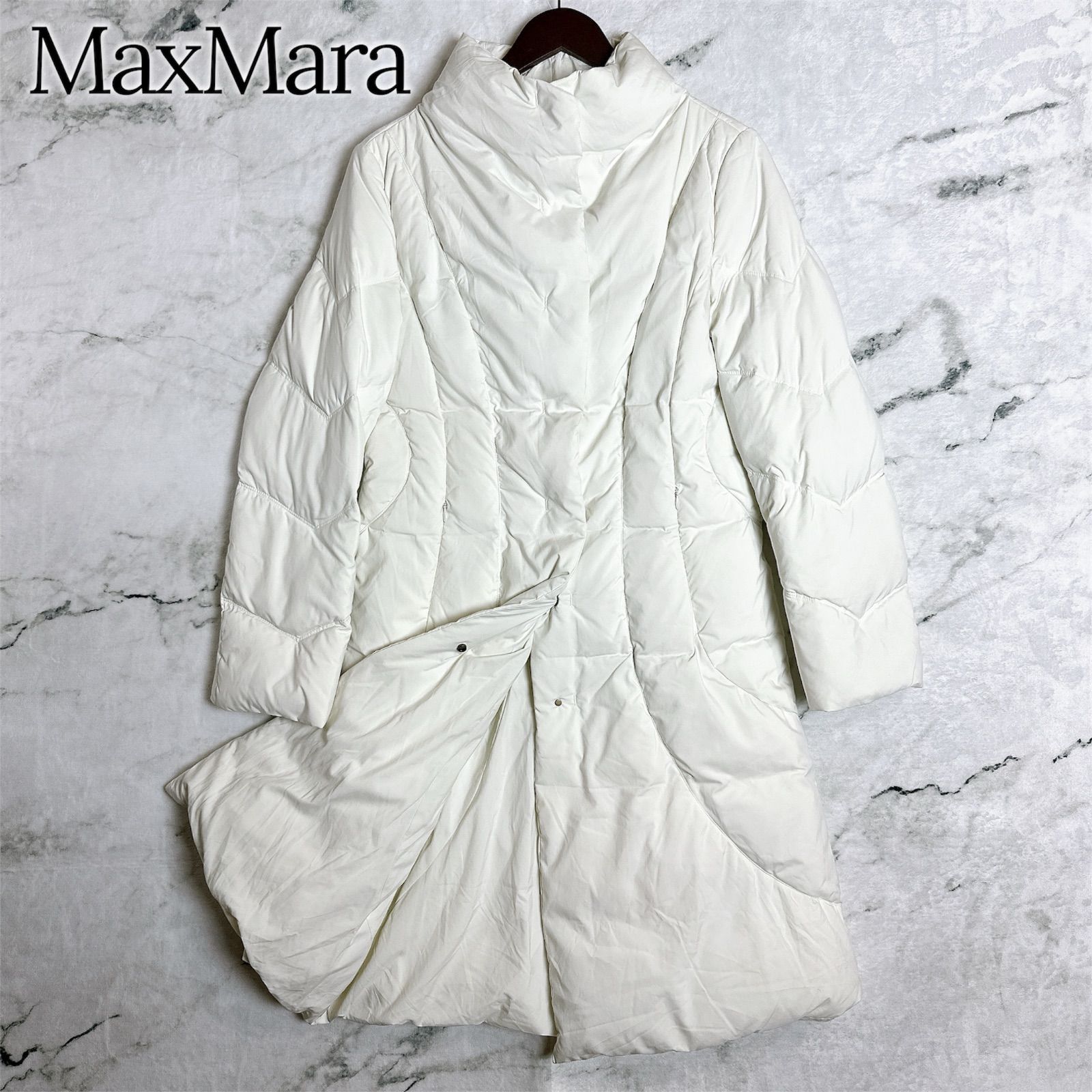 MaxMara マックスマーラ ホワイト ダウンコート 38 白 ロング丈 軽量 キルティング アウター 美シルエット RN 73136 冬 防寒 上品 エレガント 通勤や特別な日のお出かけにも 銀タグ シルバータグ