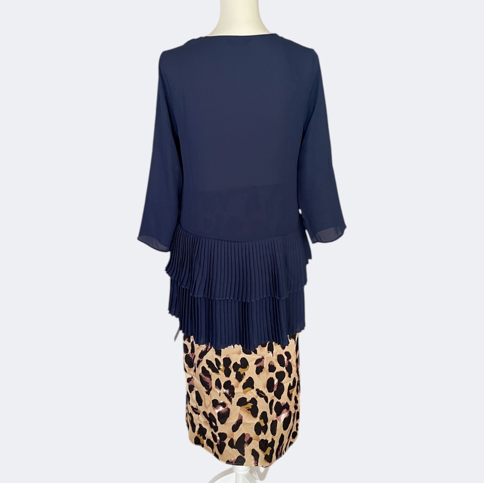 ネイビーVネックボタンお洒落なプリーツフ