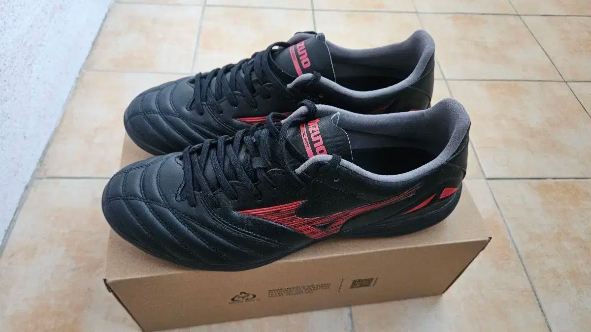 mizuno モレリア NEO4 プロ AS TF