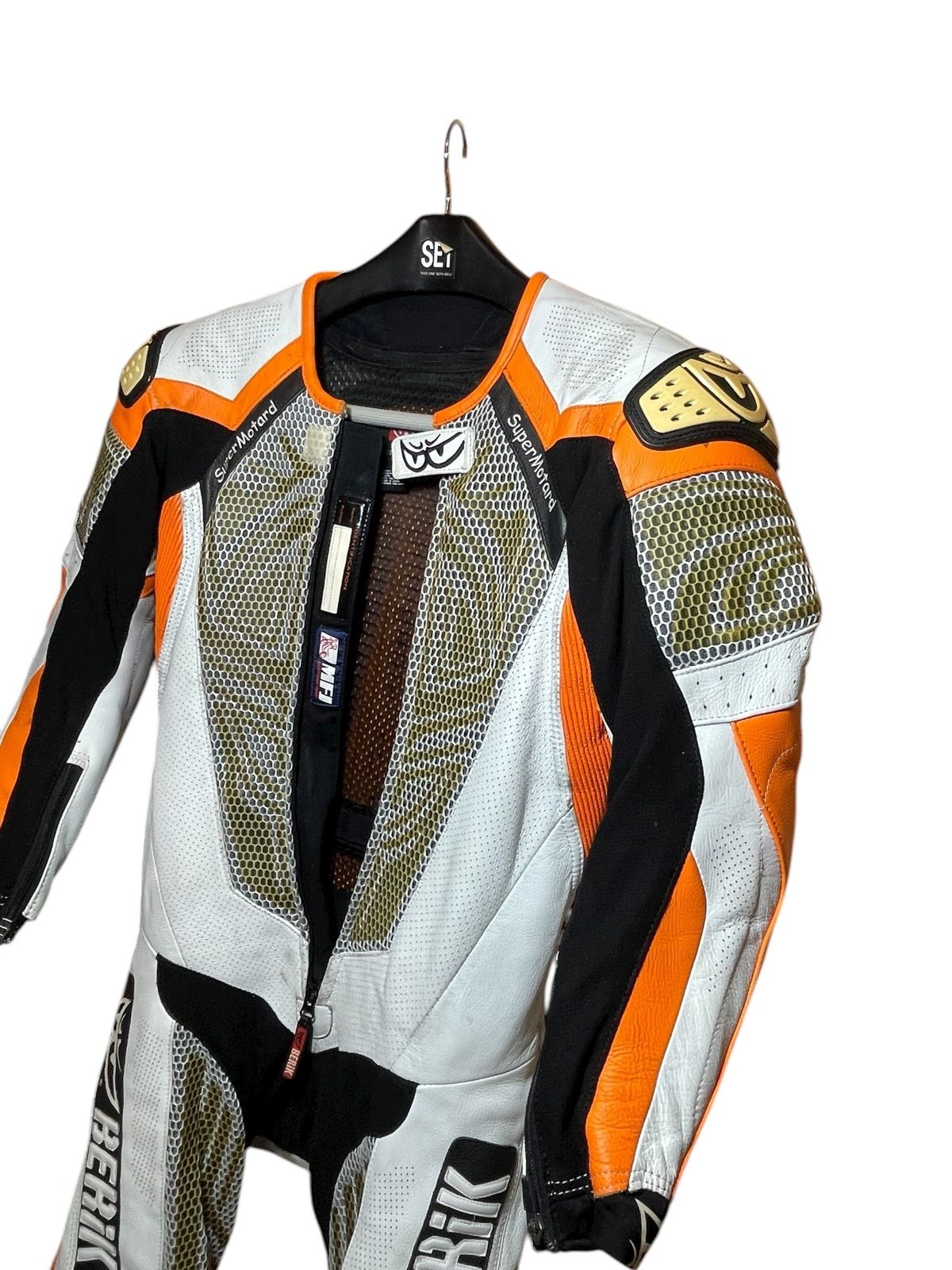 MFJ公認 BERIK ベリック SuperMotard レーシングスーツ 皮ツナギ M