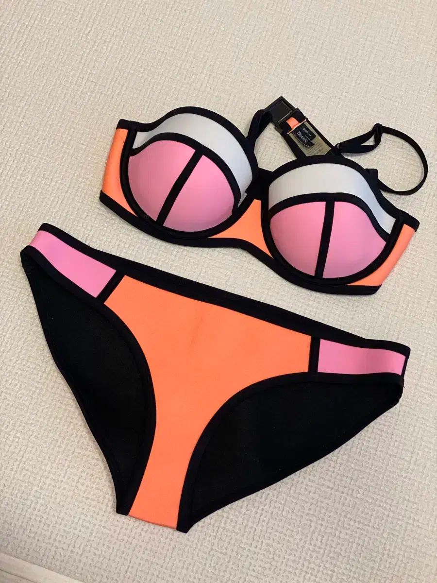 オーストラリア TRIANGL