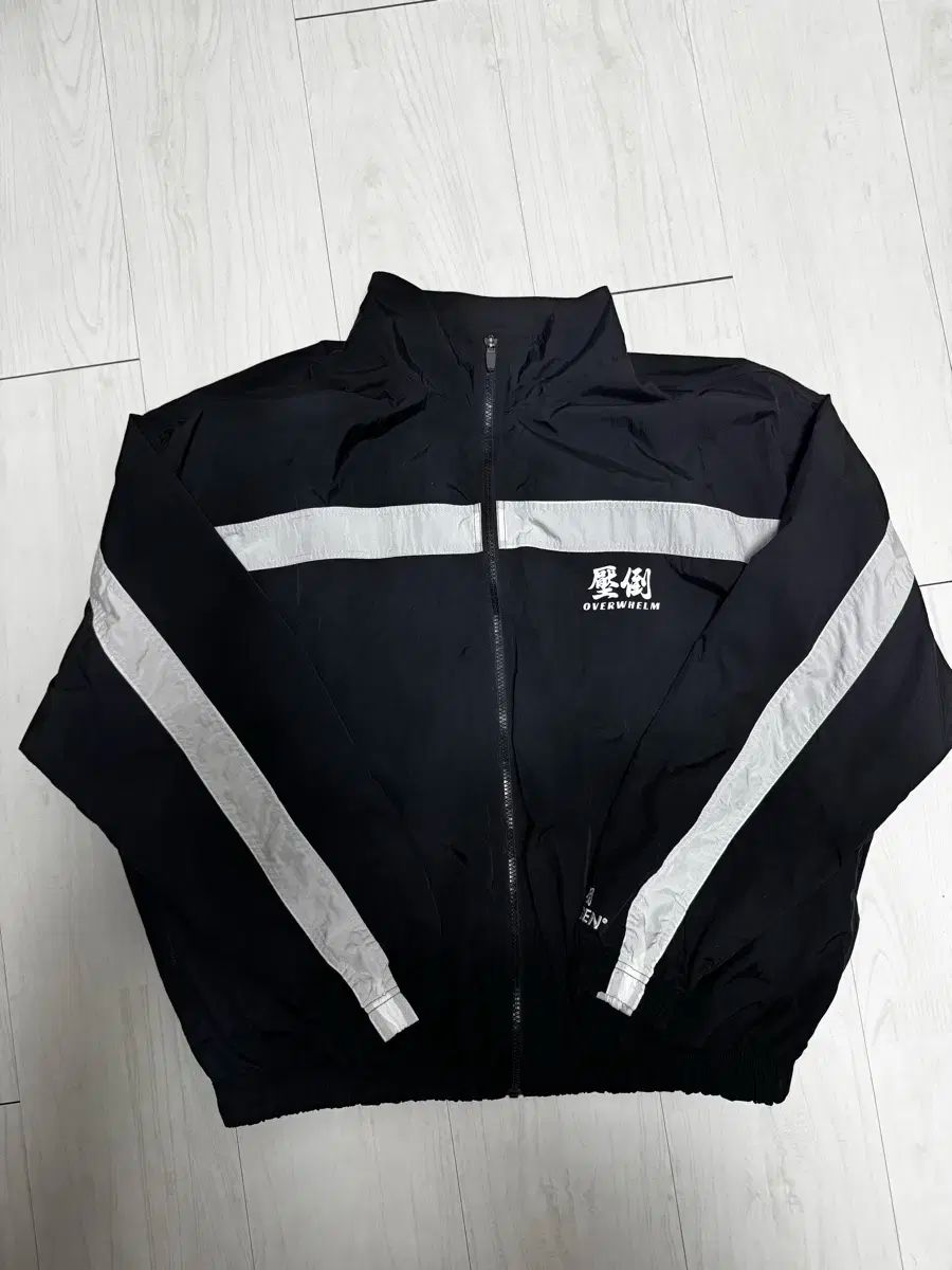 圧倒002 ウィンドブレーカー M ブラック