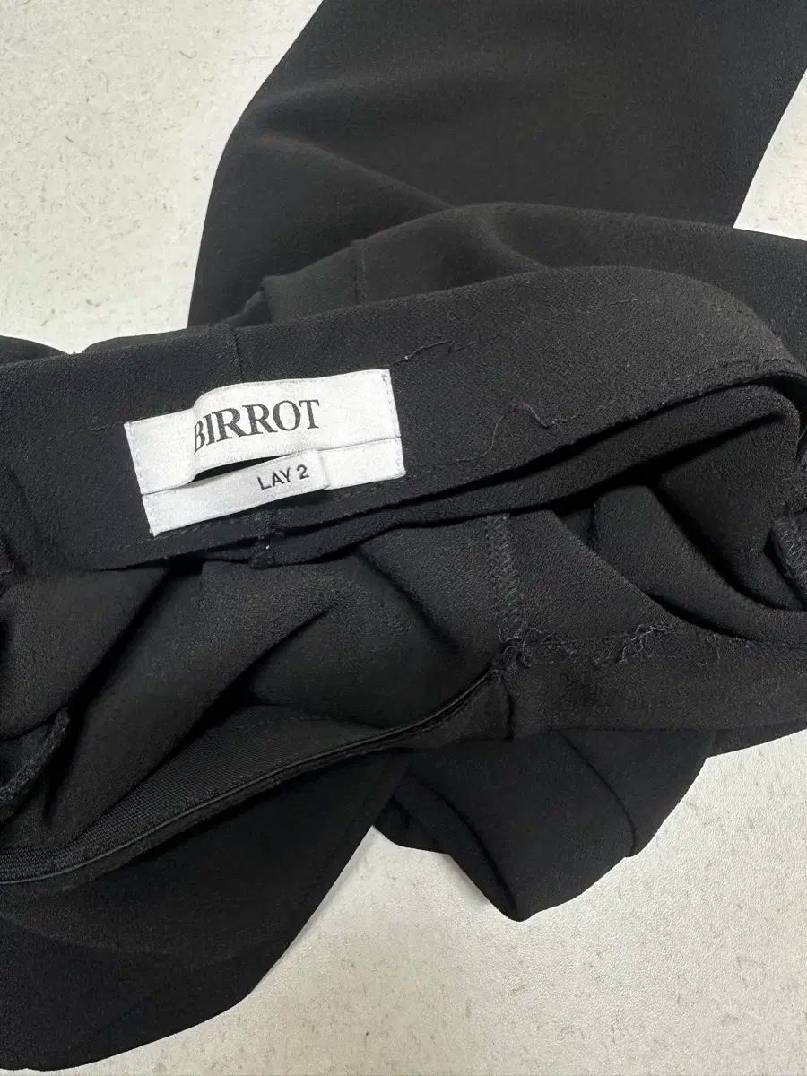 2 ストレートトラウザー